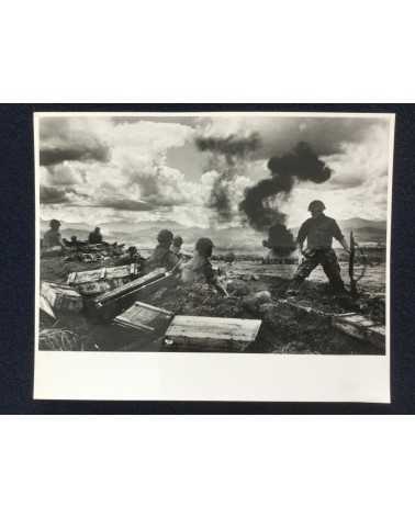 David Douglas Duncan - War Without Heroes [With Prints] - 1970