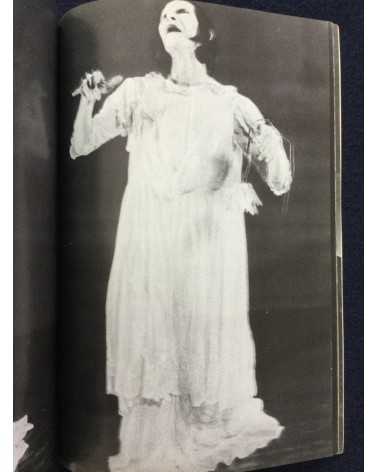 Photo Essay (Shashin Shiron) - No.3 Vol.2 - 1981