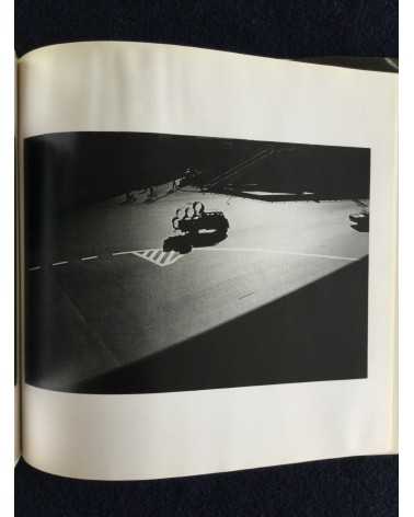 Shin Yanagisawa - Tracks of the City, Sonorama Photography Anthology Vol.26 - 1979