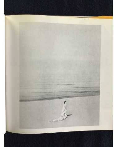 Shoji Ueda - Sand Dunes, Seasons of the Children, Sonorama Photography Anthology Vol.11 - 1978