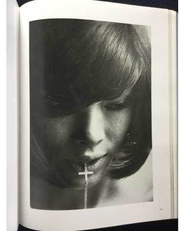 Kishin Shinoyama - The Sixties by Kishin - 2011