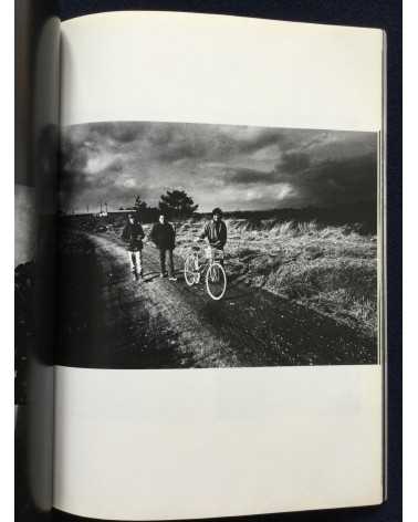 Makoto Maekawa - Boat People Vietnamese Refugees in Japan - 1978