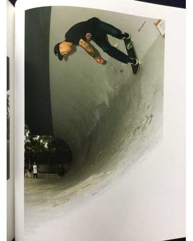 Makoto "Oka-z" Okazaki - Toda madre 1990’s-2010’s PhotoBook of Skateboard - 2014