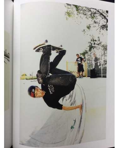 Makoto "Oka-z" Okazaki - Toda madre 1990’s-2010’s PhotoBook of Skateboard - 2014