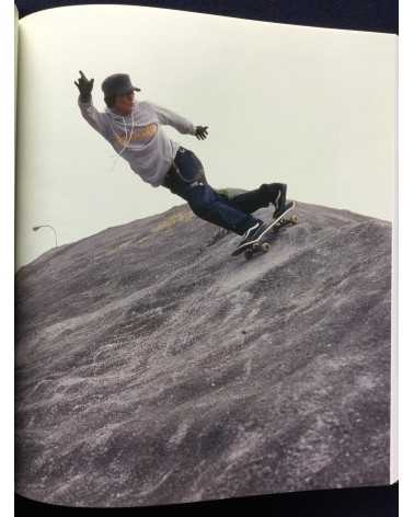 Makoto "Oka-z" Okazaki - Toda madre 1990’s-2010’s PhotoBook of Skateboard - 2014