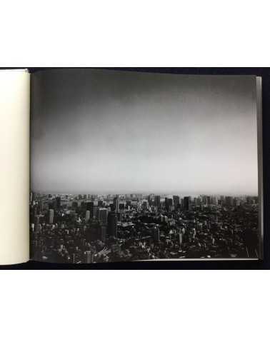 Nobuyoshi Araki - Tombeau Tokyo - 2016