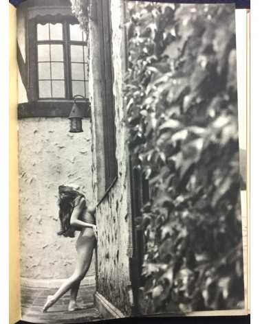 An Overview of Modern Japanese Photography (Gendai Nihon Shashin Zenshu). Volumes 1-9 - 1958/1959