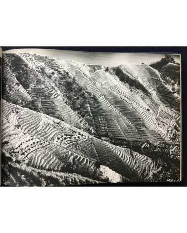 Yoshi Nitta - Between the sea and the sun, People of Sadamisaki Peninsula - 1980