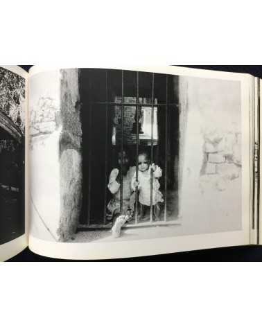 Hitomi Watanabe - An Invisible Landscape, Photographs of India - 1983