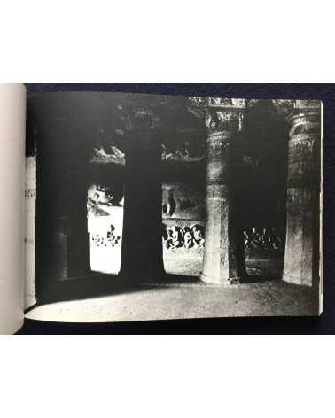 Hitomi Watanabe - An Invisible Landscape, Photographs of India - 1983