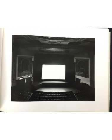 Hiroshi Sugimoto - Dioramas, Theaters, Seascapes - 1988