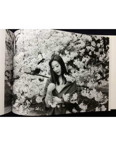 Nobuyoshi Araki - Hana Jinsei, Flower Life - 2018