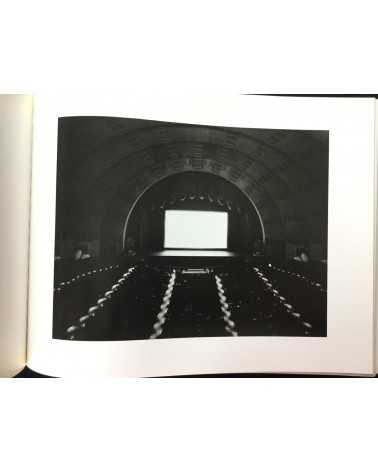Hiroshi Sugimoto - Dioramas, Theaters, Seascapes - 1988