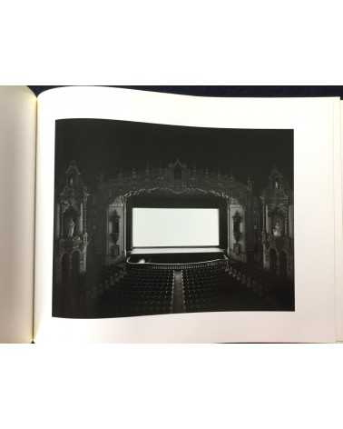 Hiroshi Sugimoto - Dioramas, Theaters, Seascapes - 1988