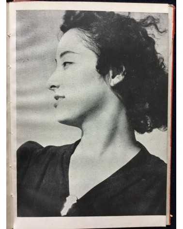 Ryohei Owa - 12 months of women photography - 1950