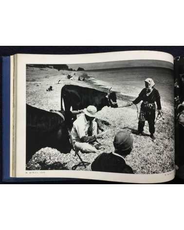 Yoshi Nitta - Between the sea and the sun, People of Sadamisaki Peninsula - 1980