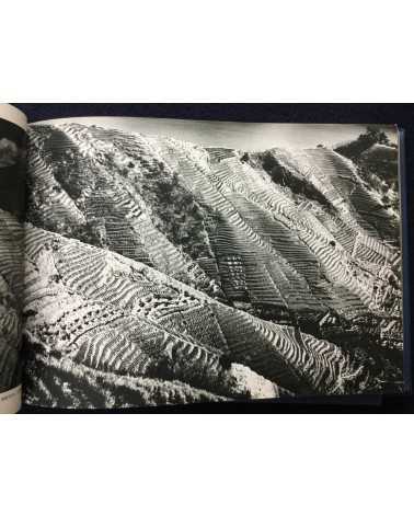 Yoshi Nitta - Between the sea and the sun, People of Sadamisaki Peninsula - 1980