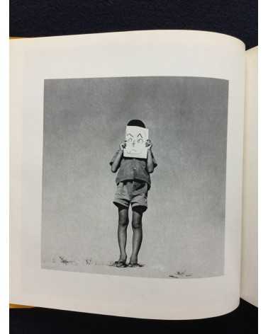 Shoji Ueda - Sand Dunes, Seasons of the Children, Sonorama Photography Anthology Vol.11 - 1978