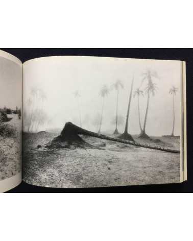 Hitomi Watanabe - An Invisible Landscape, Photographs of India - 1983